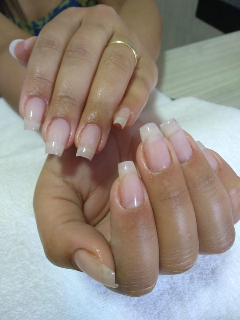 Unhas fibra silk tonalidade mais claras nas pontas